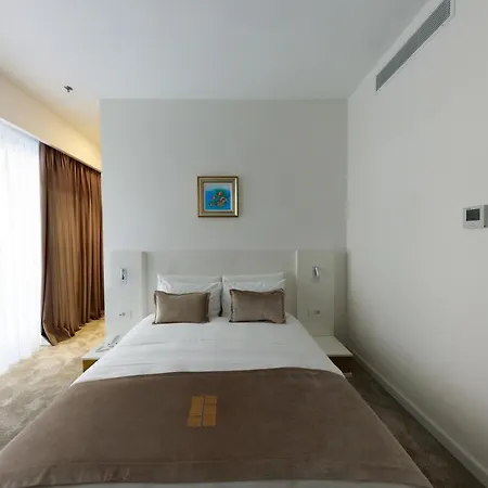 Habitat 4*