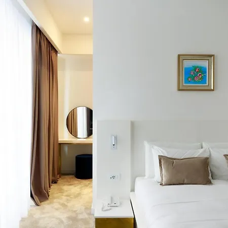 Habitat فندق تيرانا