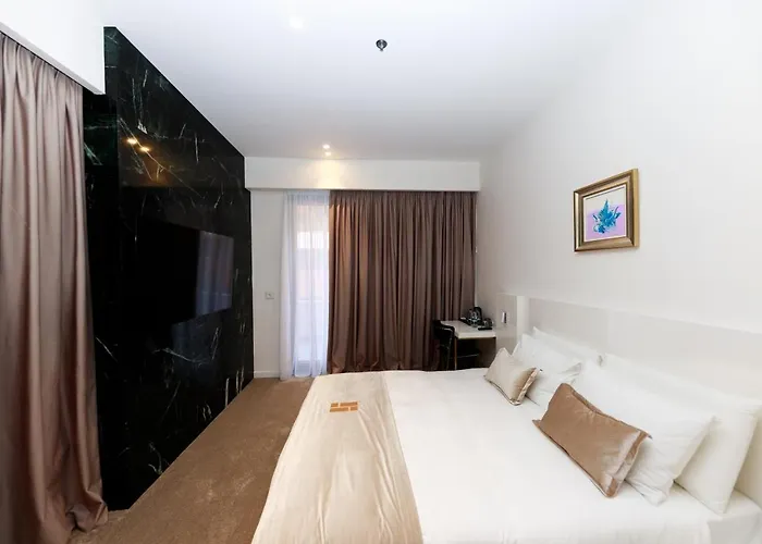 Ξενοδοχείο Habitat 4*